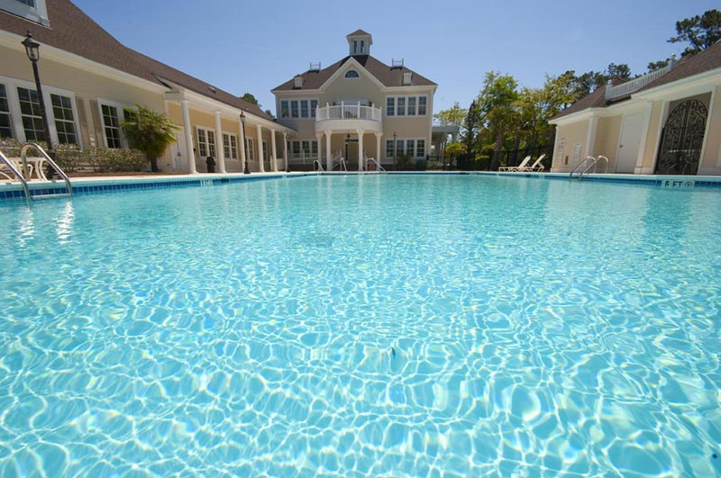 Rivers Edge Expansive outdoor pool